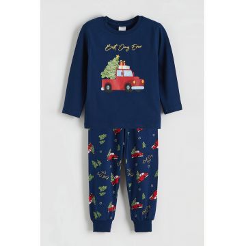 Pijama cu pantaloni lungi si imprimeu tematic de Craciun - Rosu/Verde/Bleumarin