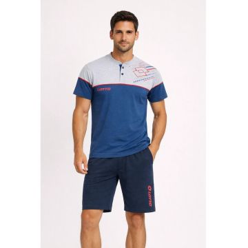 Pijama scurta cu fenta cu nasturi si imprimeu logo