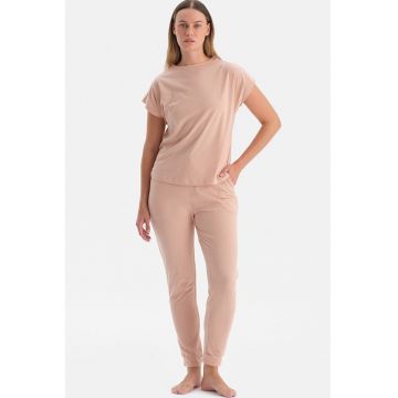 Pijama cu model uni si snur de ajustare in talie - Roz somon