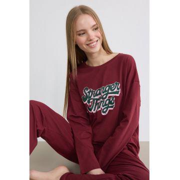 Pijama din bumbac cu Stranger Things - Rosu inchis/Verde feriga