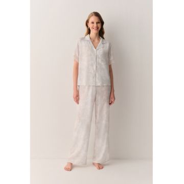 Pijama lejera cu garnitura din dantela si model - Gri deschis